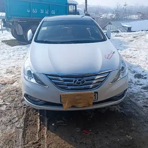 Hyundai Sonata, 2011