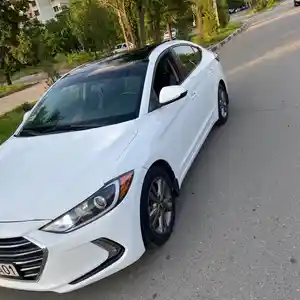 Hyundai Elantra, 2018