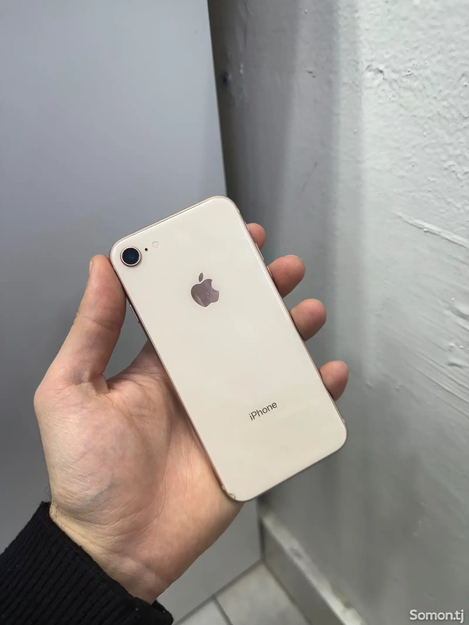 Apple iPhone 8, 64 gb, Gold-1