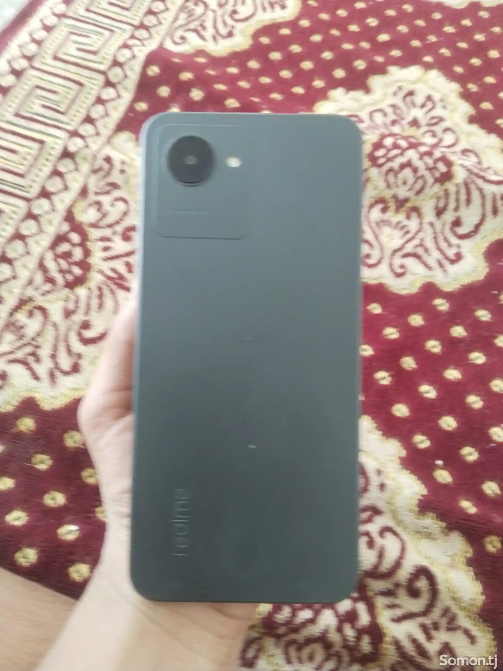 Телефон Realme-4