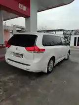 Toyota Sienna, 2011-4