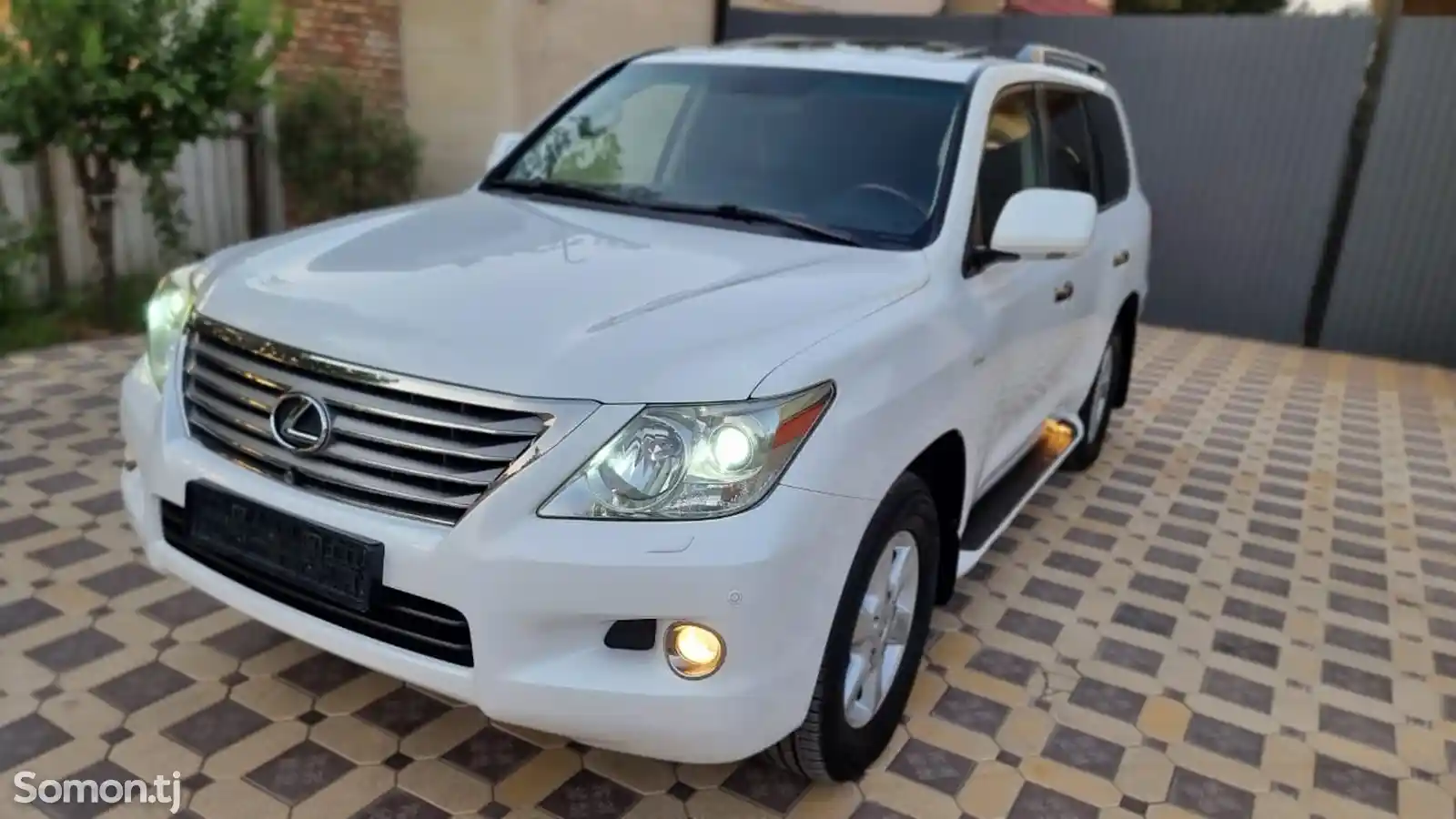 Lexus LX series, 2013-8