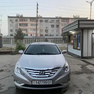 Hyundai Sonata, 2011