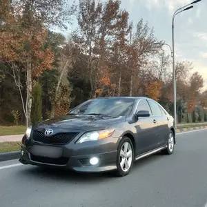 Toyota Camry, 2010