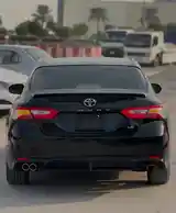 Toyota Camry, 2017-5