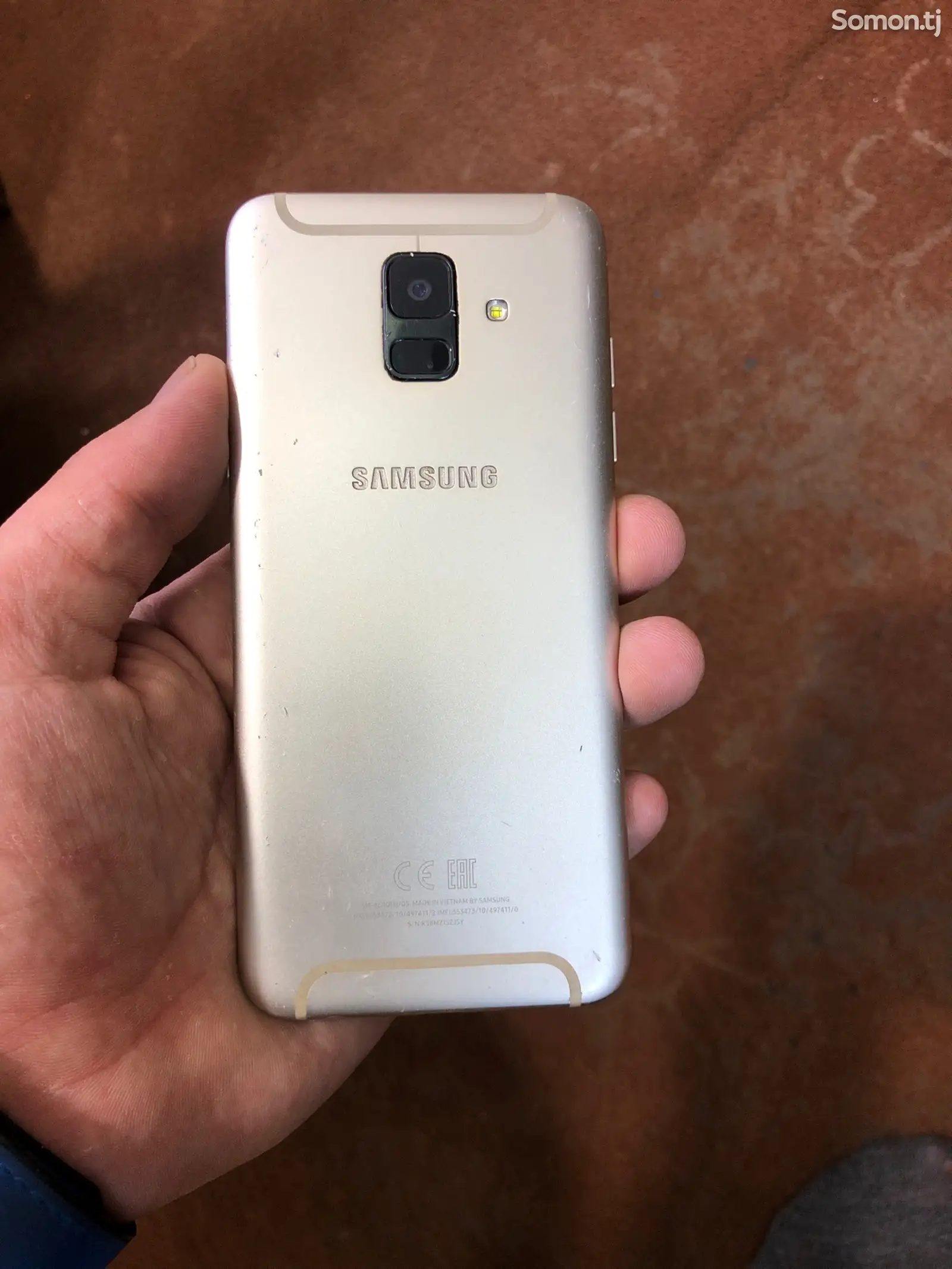 Samsung Galaxy A6-1