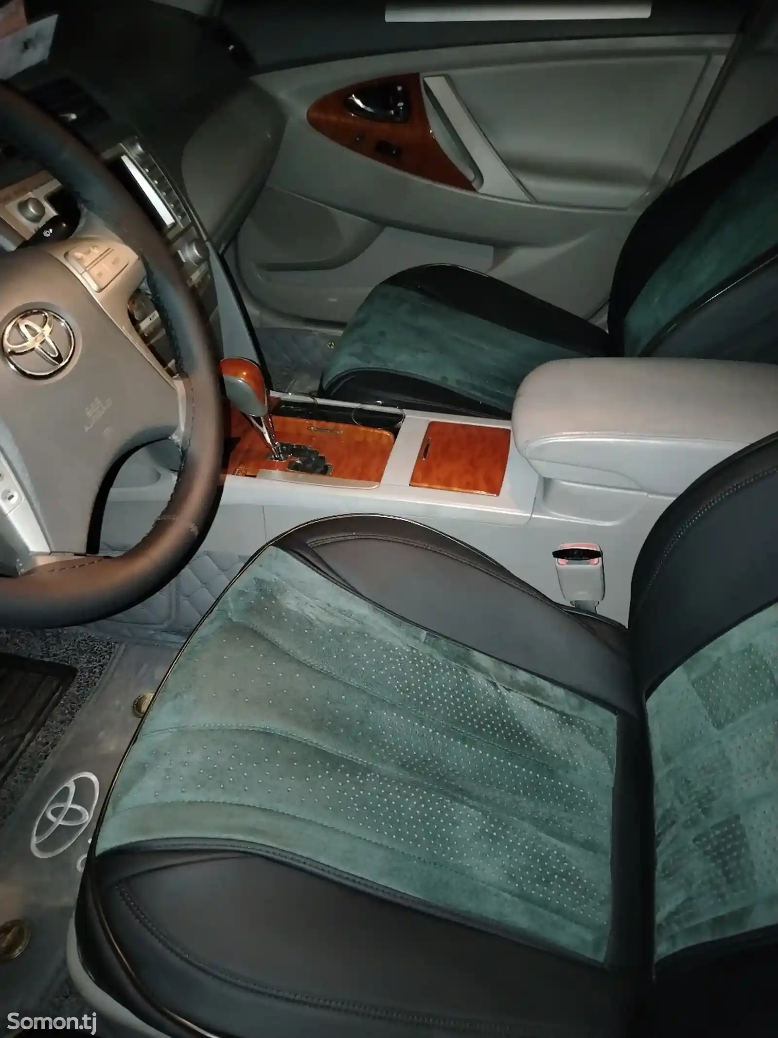 Toyota Camry, 2011-8