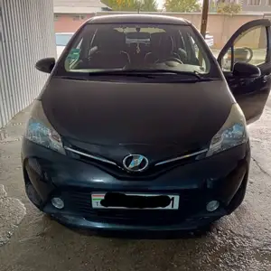 Toyota Vitz, 2015