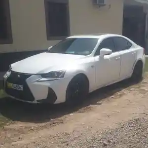 Lexus IS series, 2015