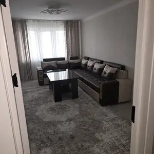 4-комн. квартира, 4 этаж, 85м², 32мкр дом 80