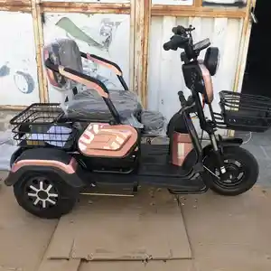 Трёхколёсный электромопед Scooter