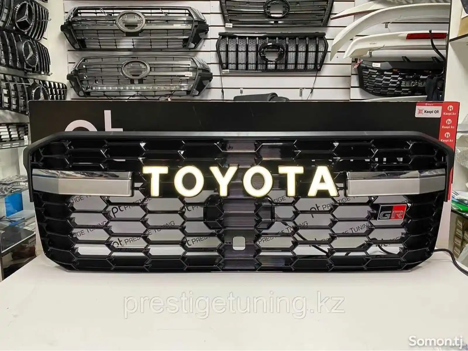 Решетка радиатора Toyota Land Cruiser 300 GR Sport-1