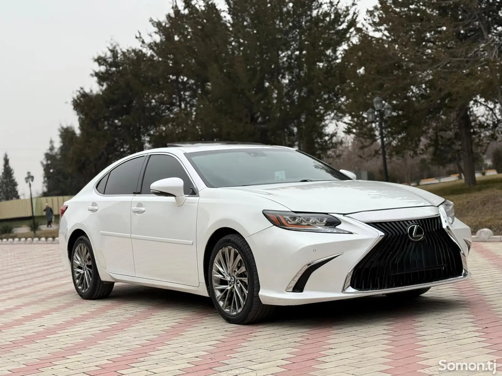 Lexus ES series, 2013-1