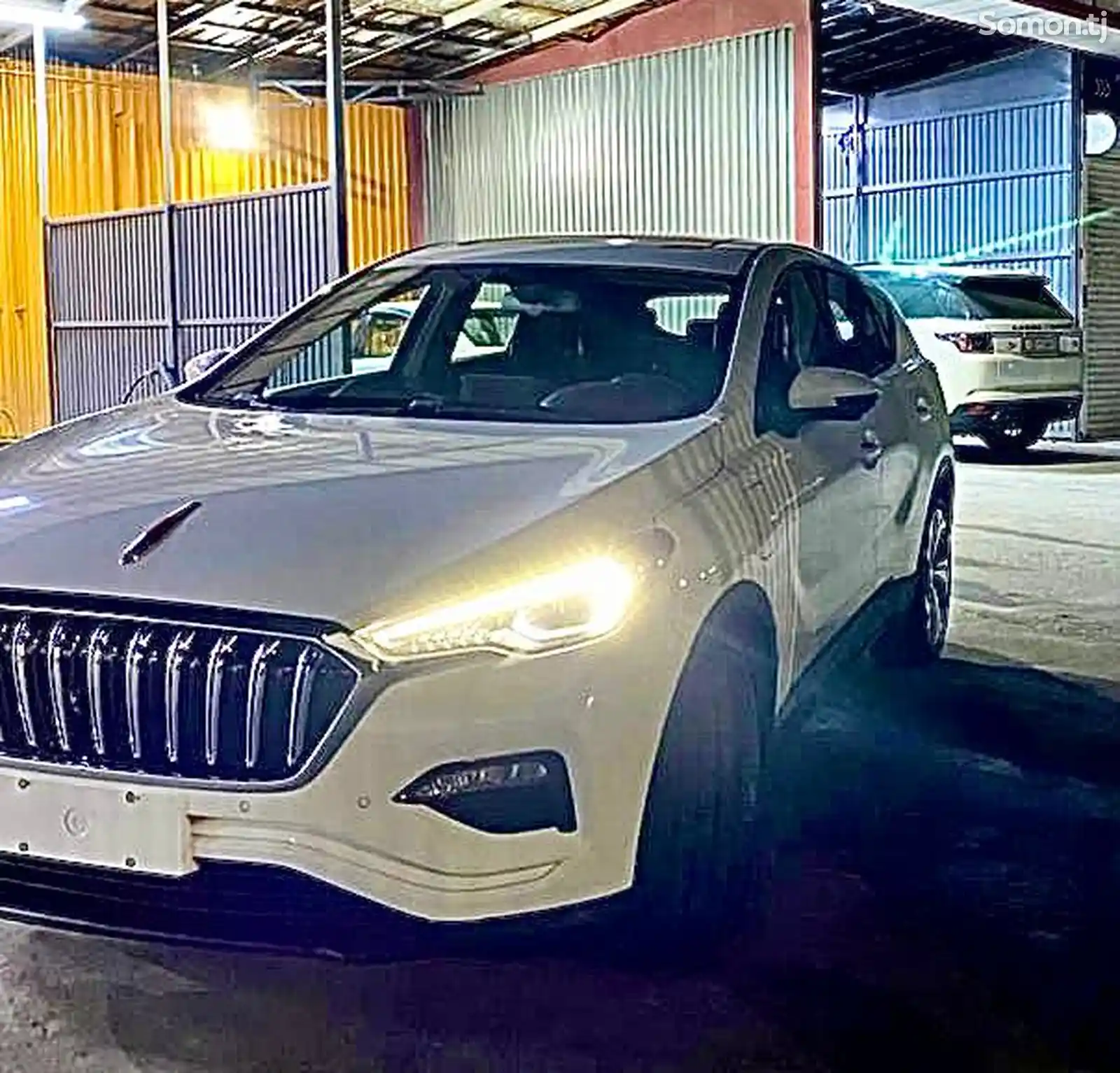 Hongqi E-HS3, 2019-8