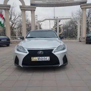 Lexus IS series, 2010