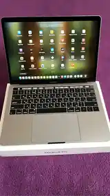 Ноутбук Apple MacBook Pro с тач баром-4