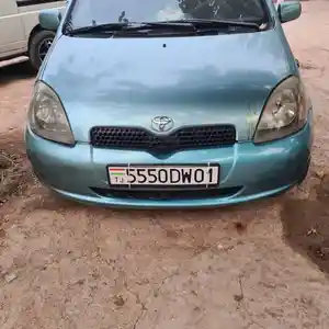 Toyota Vitz, 2001