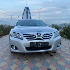 Toyota Camry, 2010