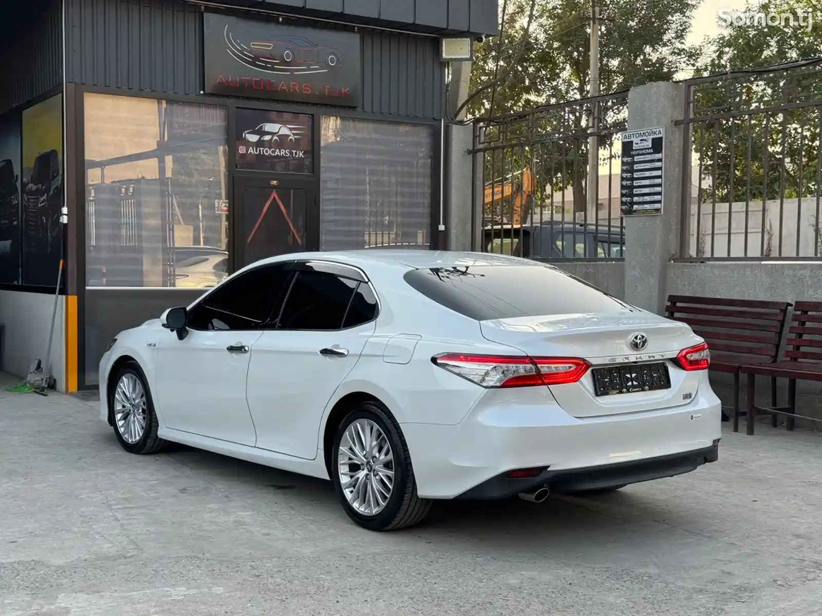 Toyota Camry, 2019-10