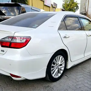 Toyota Camry, 2015