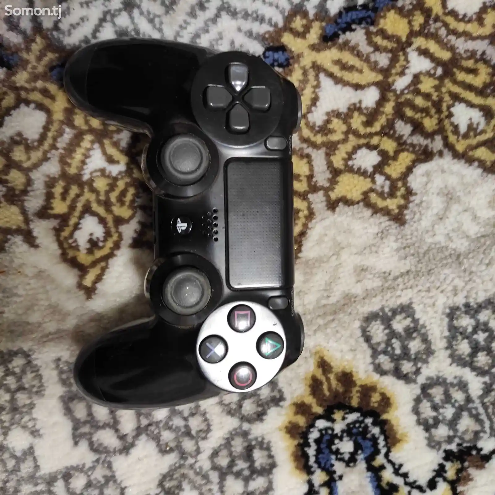 Игровой джойстик PlayStation 4 Dualshok 4-3