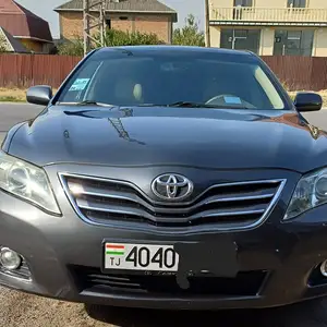 Toyota Camry, 2010