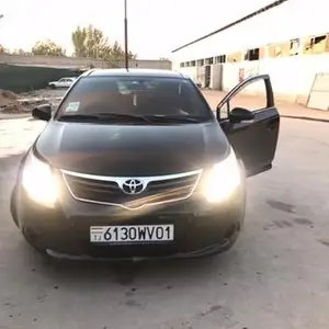 Toyota Avensis, 2014