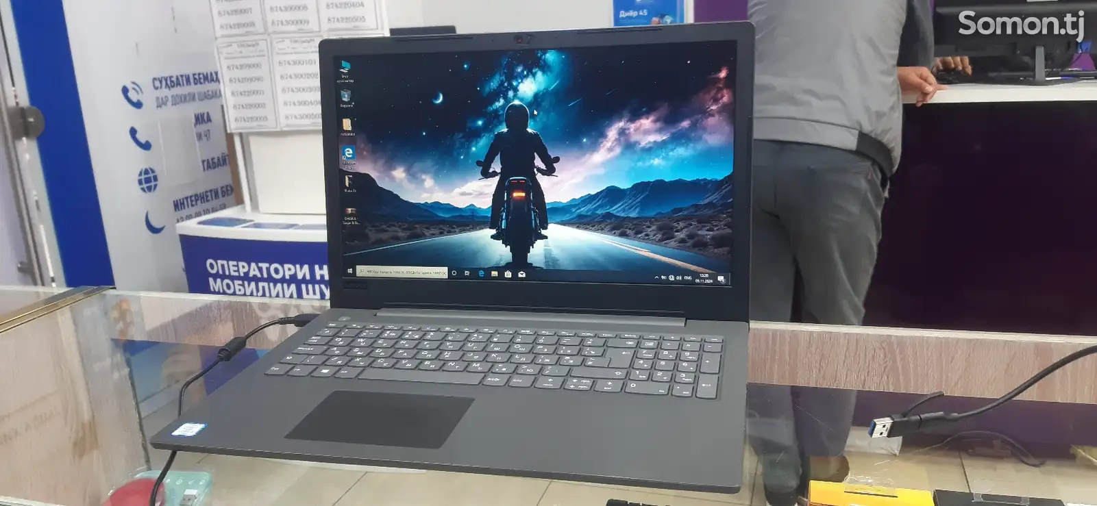 Ноутбук Lenovo core i3-6006U-1