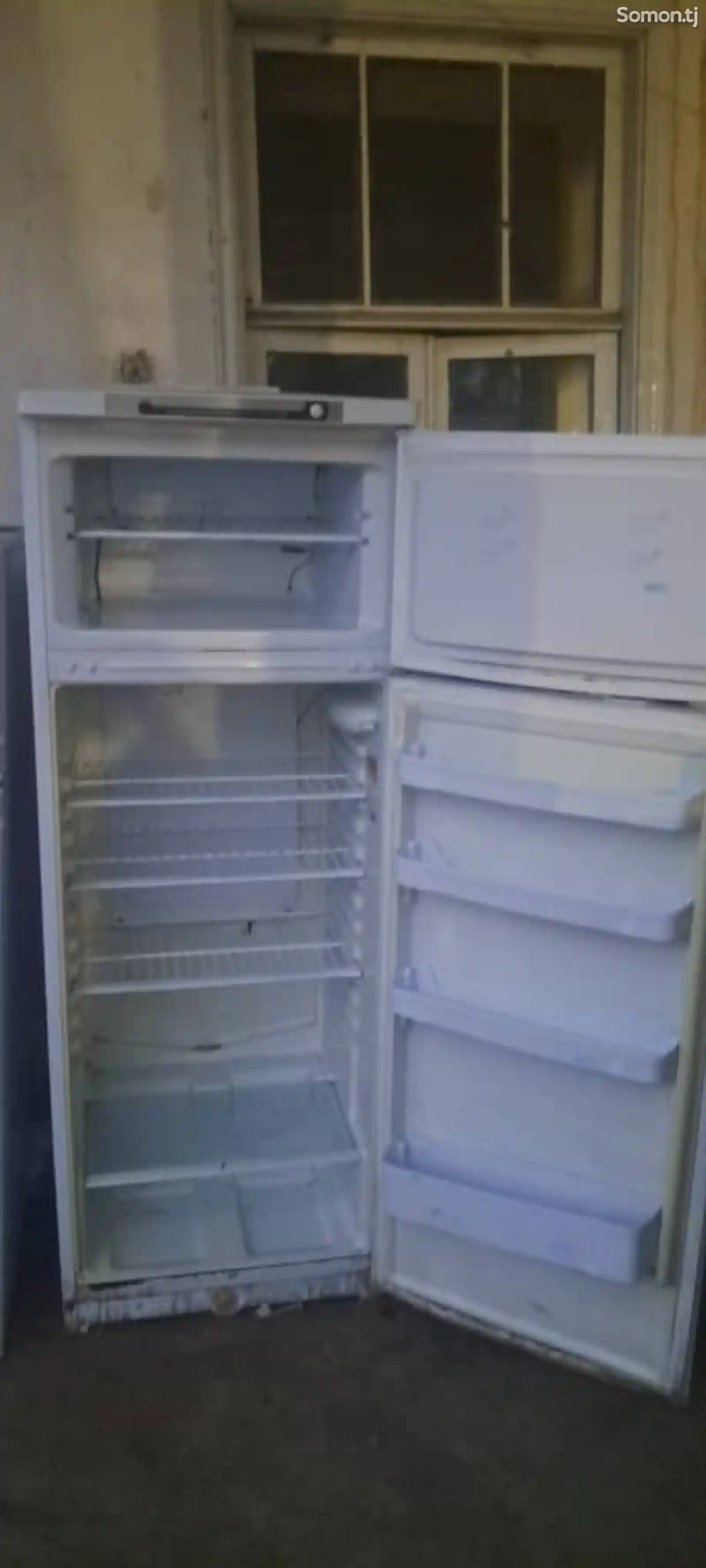 Холодильник lndesit-2