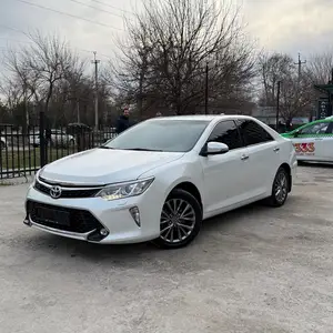 Toyota Camry, 2016