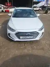 Hyundai Elantra, 2017-4