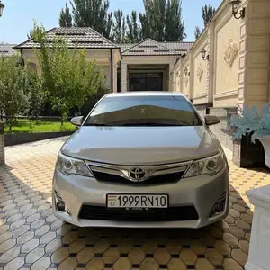 Toyota Camry, 2012