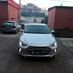 Hyundai Elantra, 2017