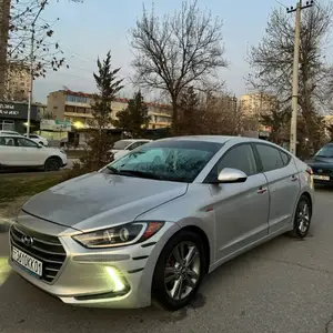 Hyundai Elantra, 2017