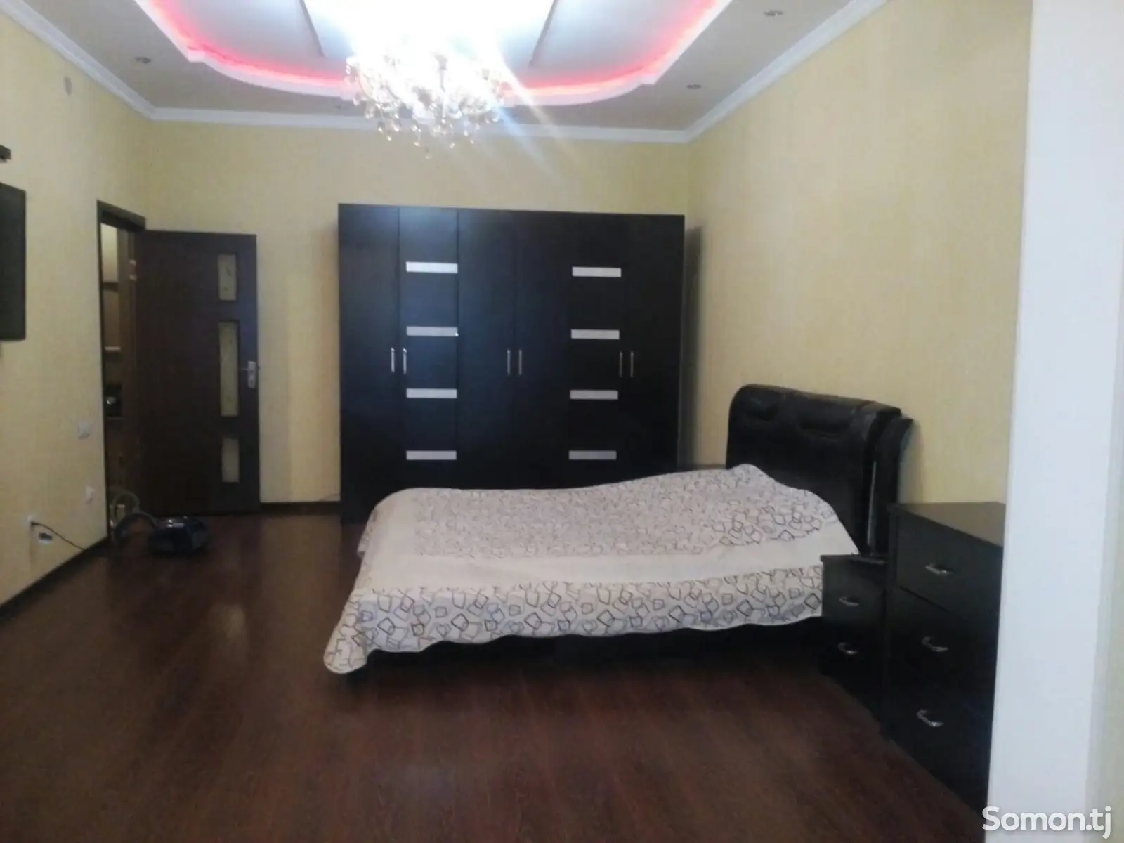 2-комн. квартира, 5 этаж, 90м², И. Сомони-1