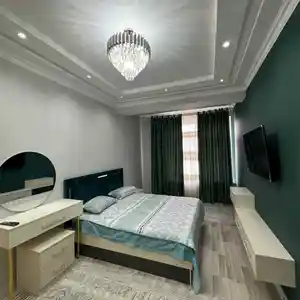 2-комн. квартира, 11 этаж, 65м², Овир