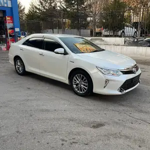 Toyota Camry, 2016