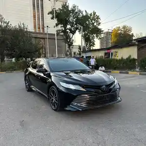 Toyota Camry, 2018