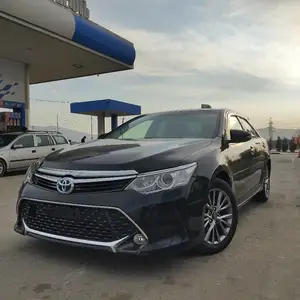 Toyota Camry, 2016