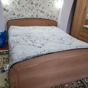 Двухспальная кровать