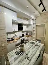 2-комн. квартира, 12 этаж, 70м², дар Овир-9