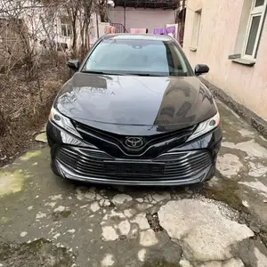 Toyota Camry, 2018