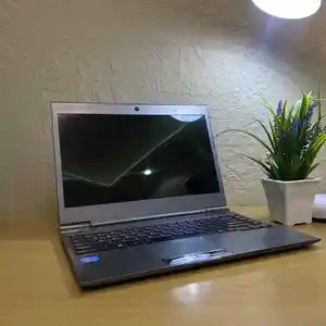 Игровой ноутбук Toshiba i3 2gen