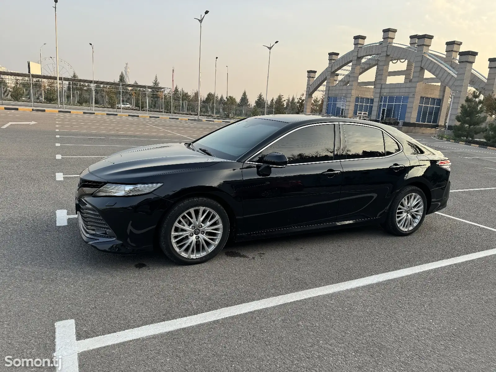 Toyota Camry, 2018-1