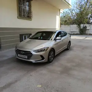 Hyundai Elantra, 2017