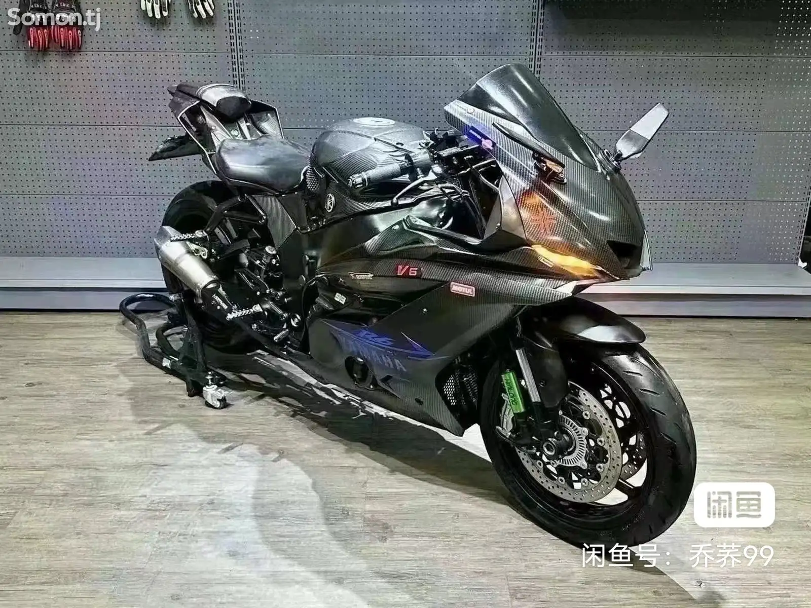 Мотоцикл Yamaha R1-1