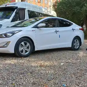 Hyundai Avante, 2015