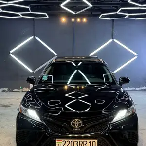 Toyota Camry, 2018