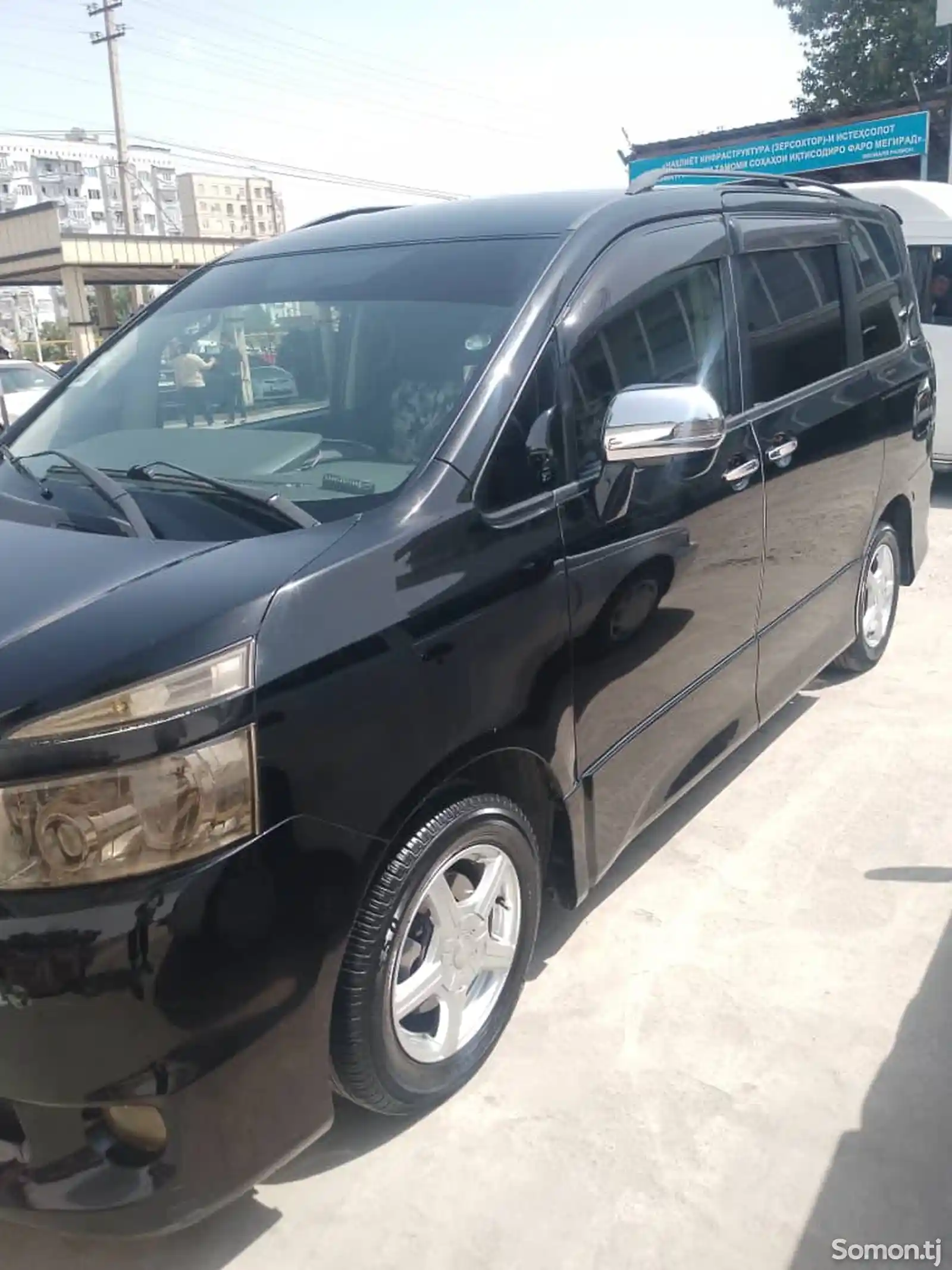 Toyota Voxy, 2010-1