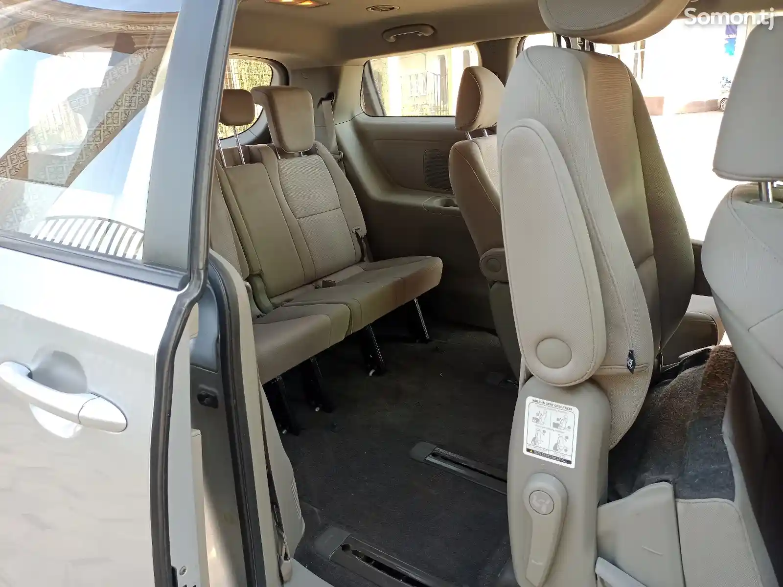 Kia Sedona, 2015-8